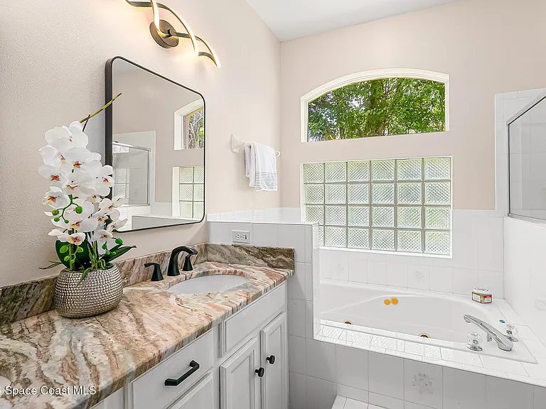 Shell Cove Dr — Photo 23