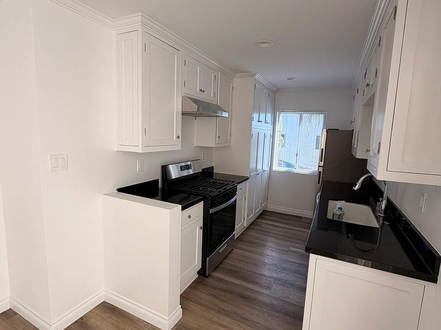 3 bed, 1100 sqft, $4,500 — Photo 1