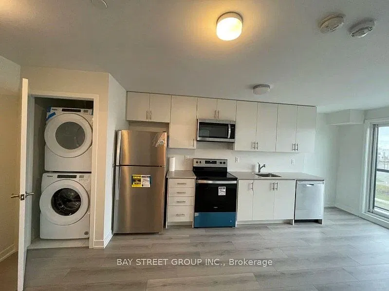 3401 Ridgeway Dr E — Photo 2