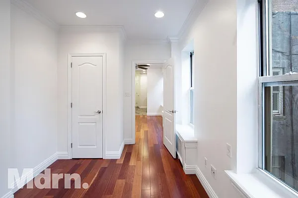 Rented by Mdrn Residential | media 5