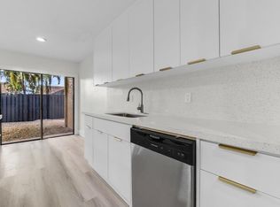 7864 NW 12th St, Plantation, FL 33322