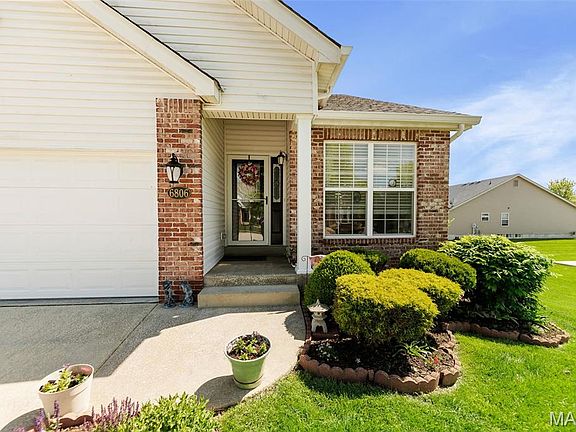 3rd image of 6806 Kensington Dr