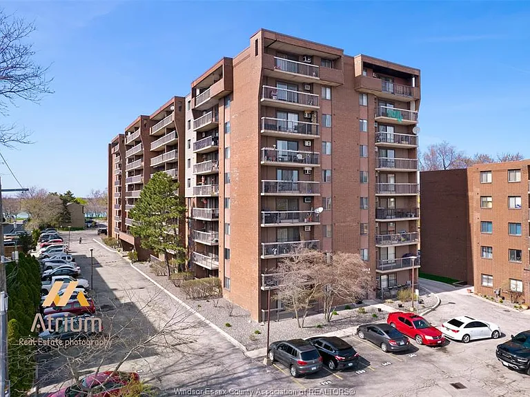 3936 Wyandotte St E #207 — Photo 3