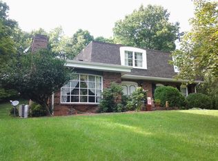 998 Glenwood St, Cedar Bluff, VA 24609