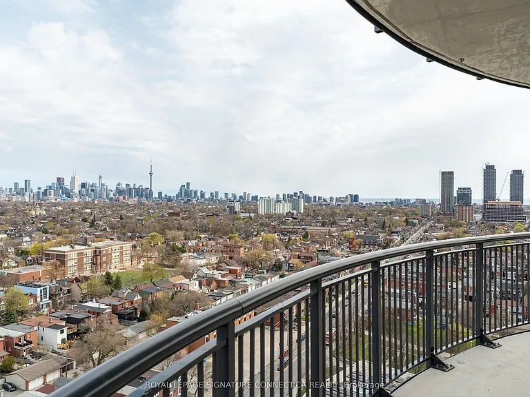 1185 Dupont St #1307 — Photo 32