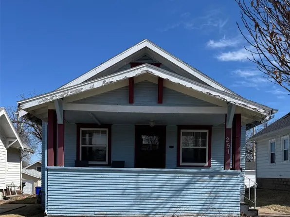 251 13th St NW, Cedar Rapids, IA 52405