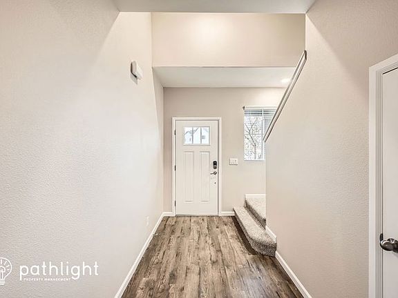 2nd image of 3326 Juno Ct NE