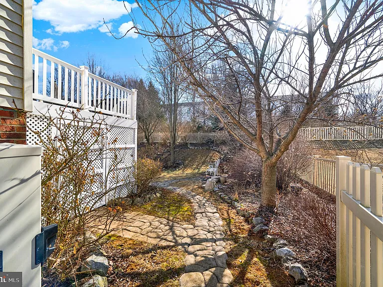 533 Rubens Cir — Photo 68
