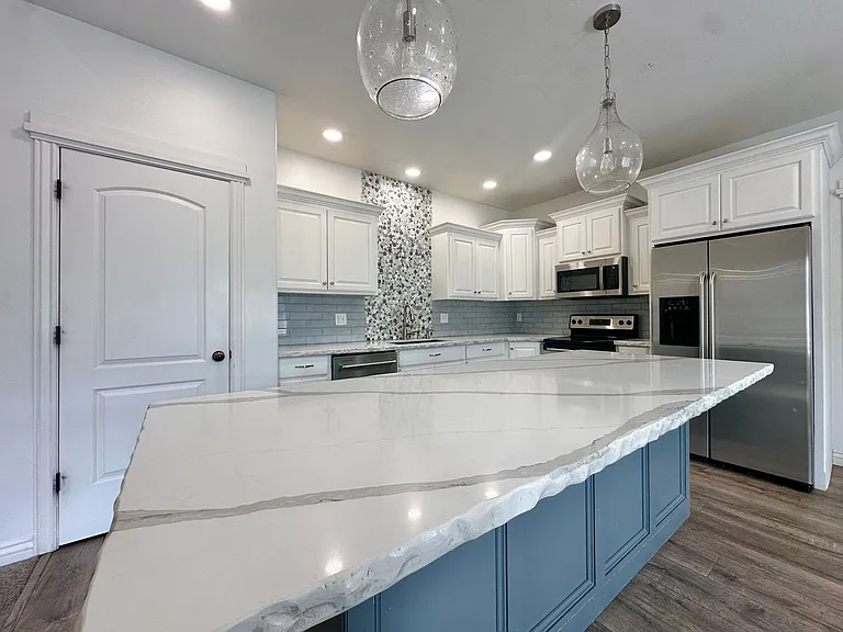 624 Centennial Loop — Photo 3