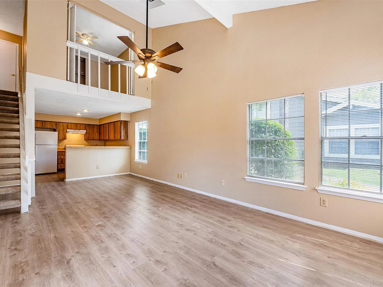 3 bed, 2.0 bath, 1236 sqft, $1,300 — Photo 3