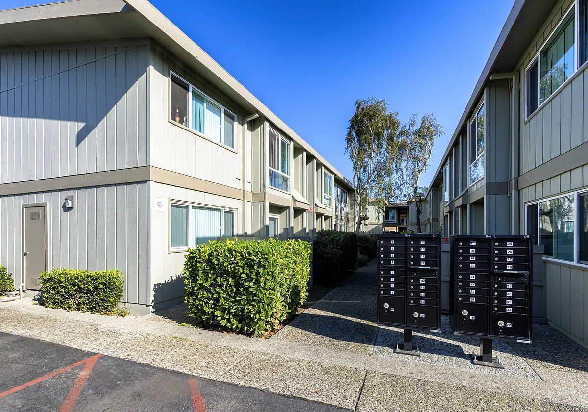 Building Photo - Village View Apartments