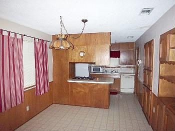 5th image of 1562 Pamela Ln