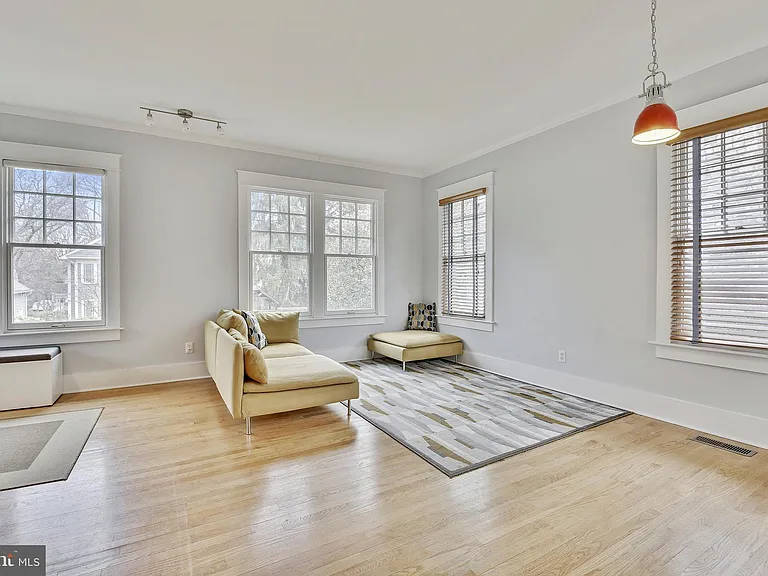 3515 Bradley Ln — Photo 12
