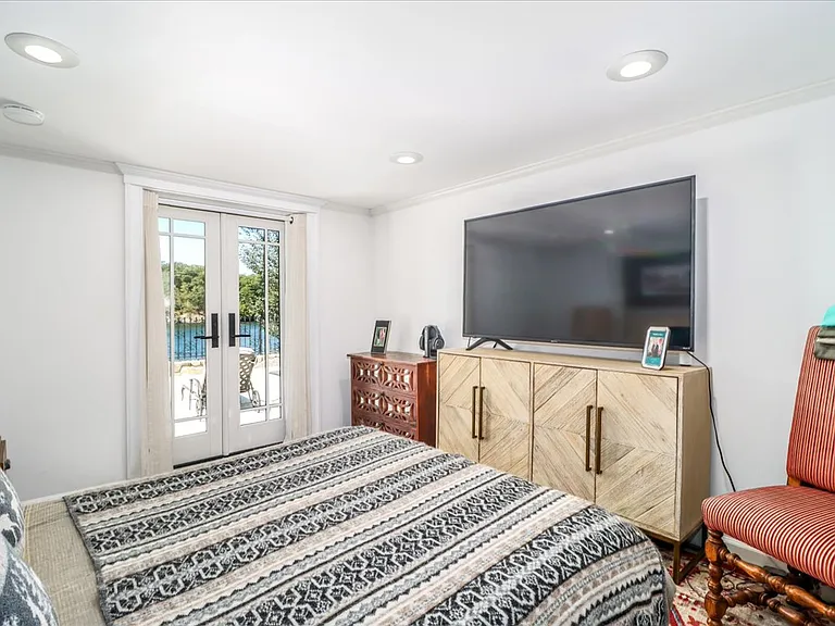 51 S Lake Shore Dr — Photo 31