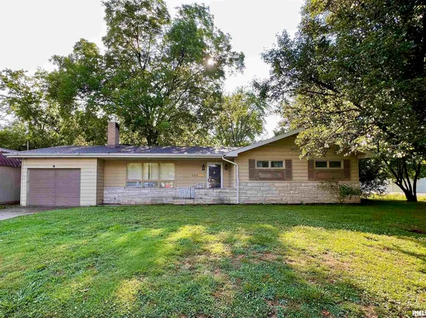 701 S Adams St, West Frankfort, IL 62896