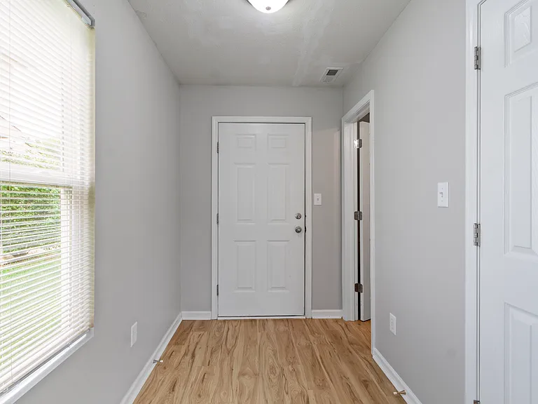 1263 Topp Creek Dr — Photo 6