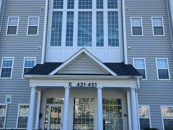 2nd image of 425 Hopkins Landing Dr Unit 425