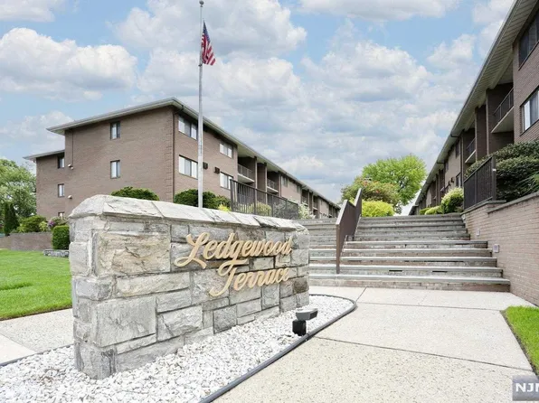 470B Liberty St Unit 206, Little Ferry, NJ 07643