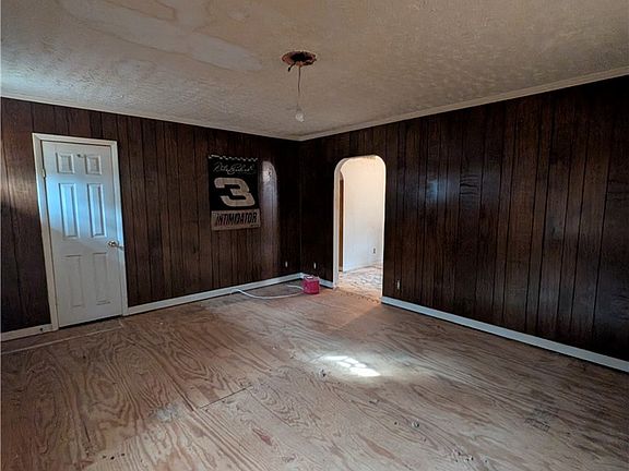 3rd image of 16900 Lindberg Dr
