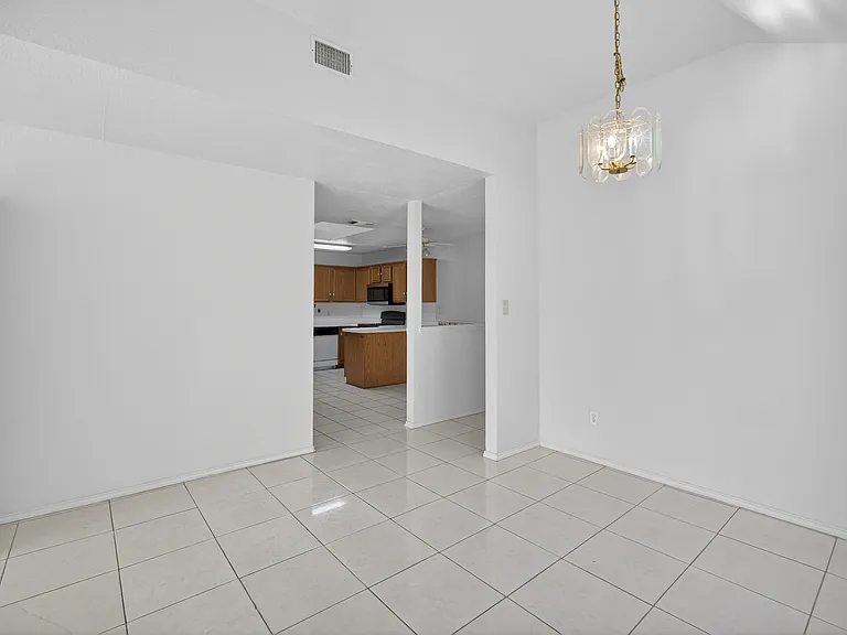 7016 Snowivy Ct — Photo 5