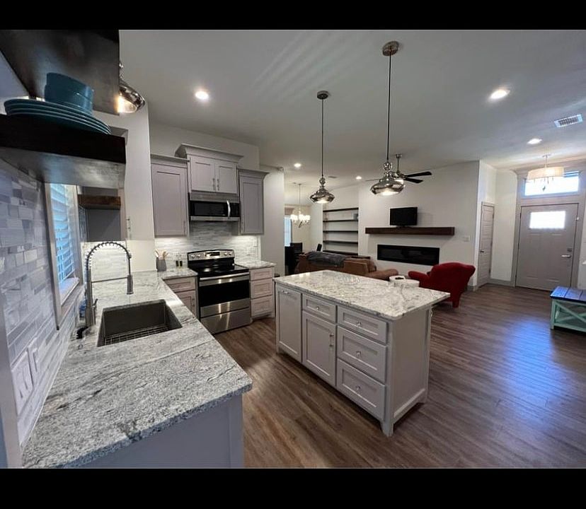 1st image of 1111 N Granby Ave