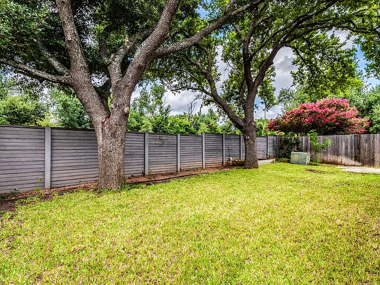 16704 Tomcat Dr — Photo 38