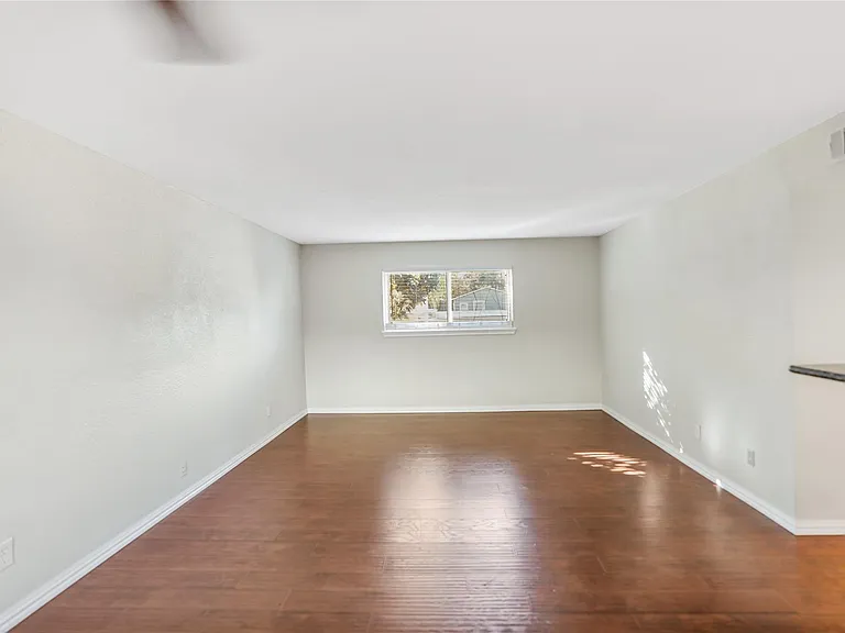 419 Marshall St #10 — Photo 8