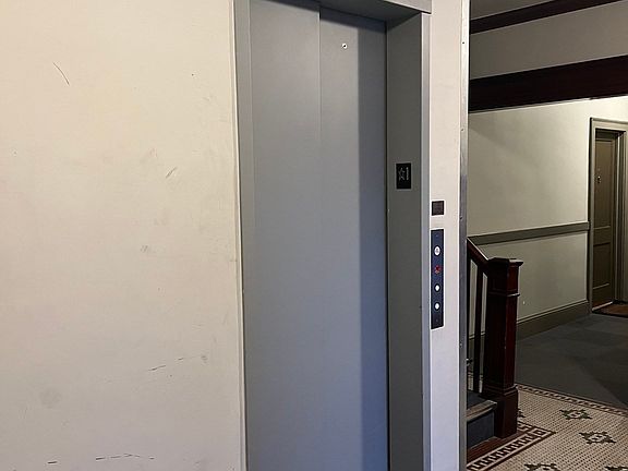 5th image of 36 College Ave