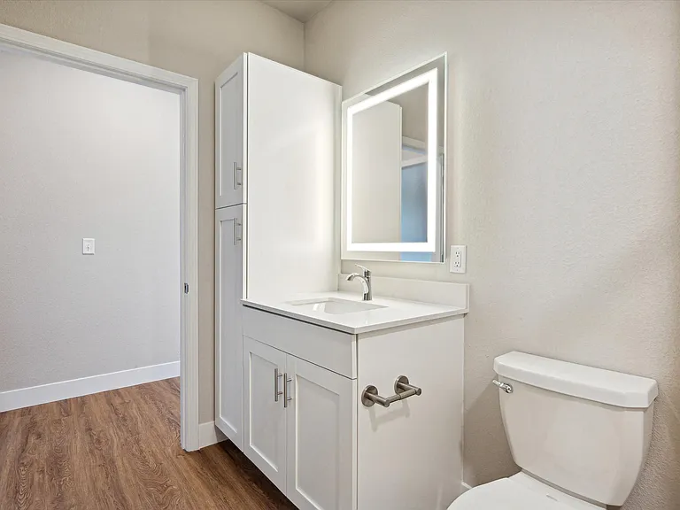 One Bedroom - 1 Bed / 1 Bath - 751 Sq.Ft.