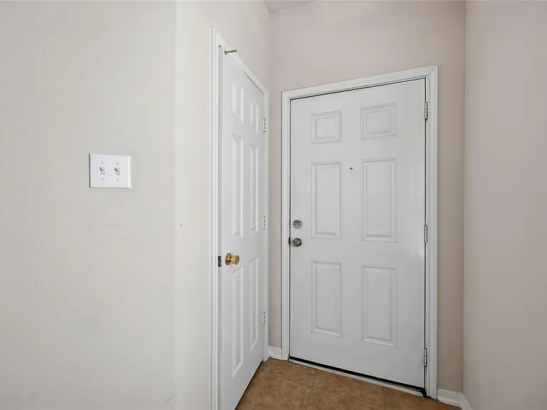 29526 Winton Wood Way — Photo 3