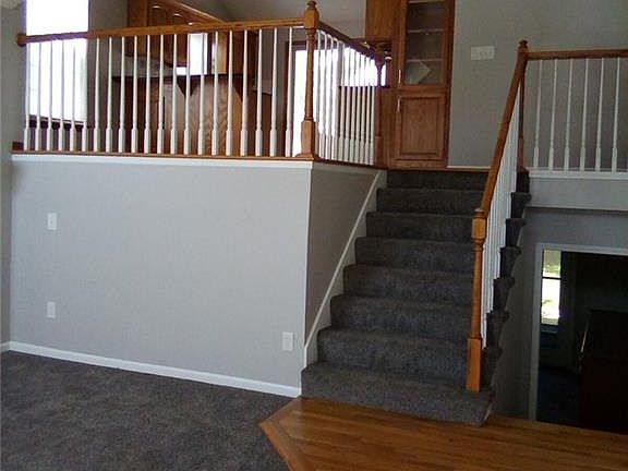 5th image of 1408 SE Newberry Dr