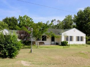 10610 Fm 1696 Rd, Bedias, TX 77831