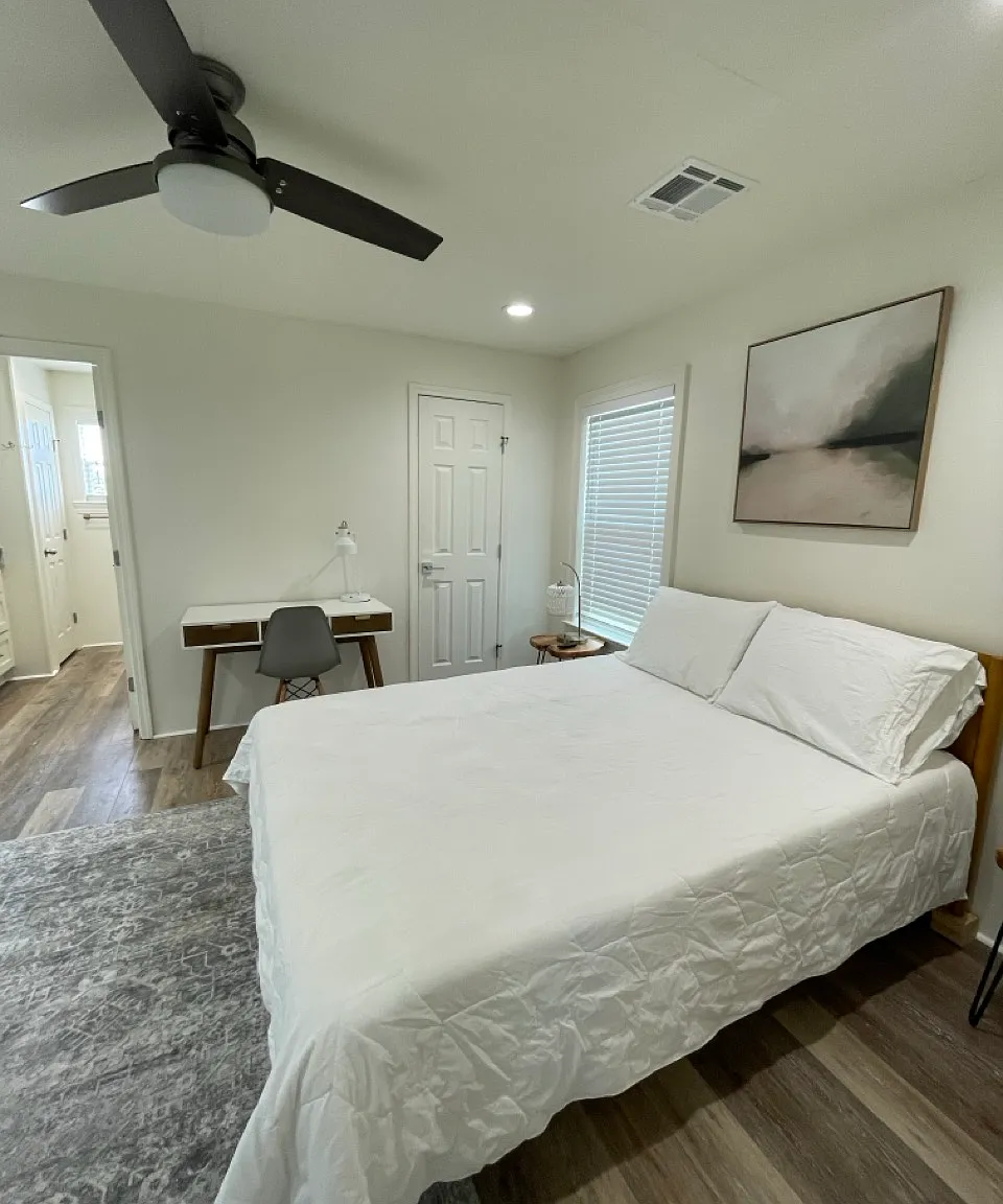 3 bed, $4,275 — Photo 4