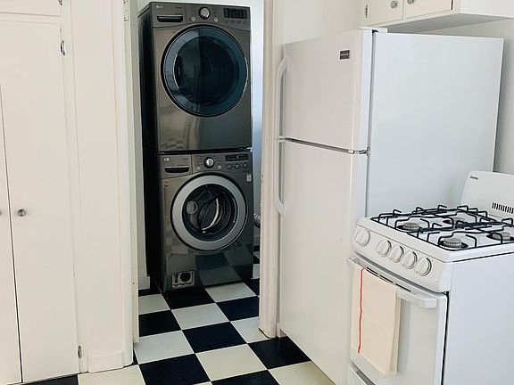 4th image of 3415 Drew St #1