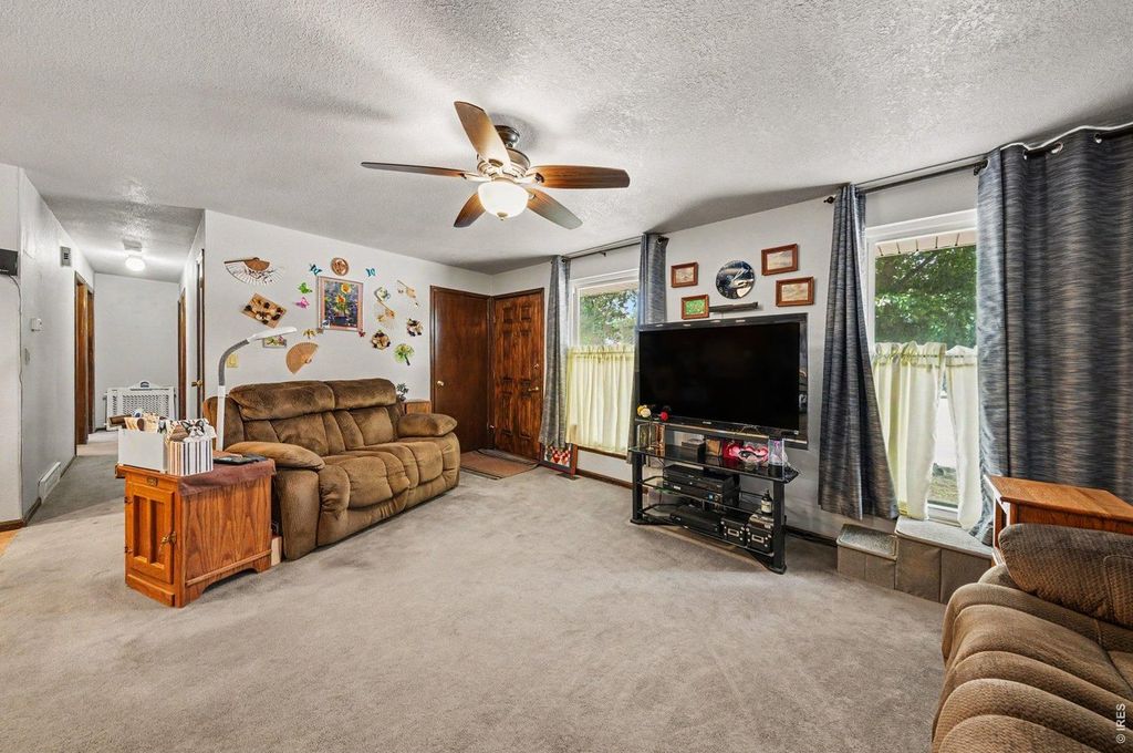 3954 Cottonwood Dr
