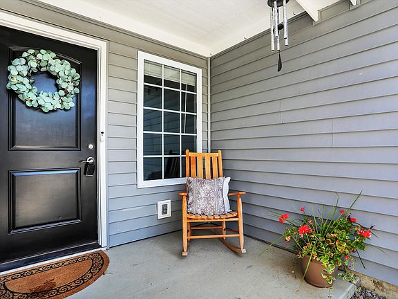 3rd image of 2639 Harshaw Ct