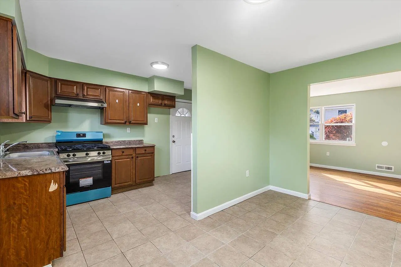 2 bed, $2,700 — Photo 3