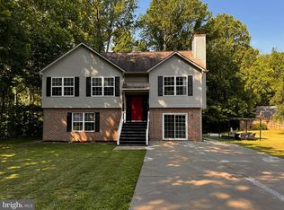 102 Valley View Rd, Fredericksburg, VA 22407