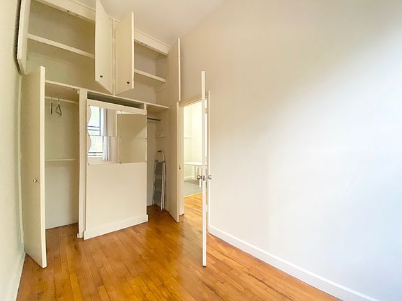 5th image of 221 W 22nd St APT B2