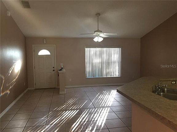 3rd image of 215 Valley Edge Dr