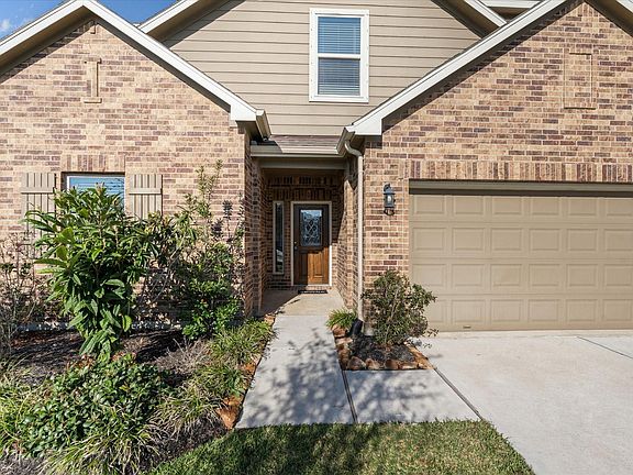 2nd image of 10610 Scrub Oak Dr