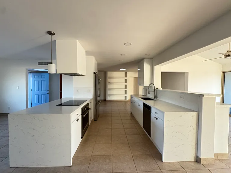 644 E La Jolla Dr — Photo 8