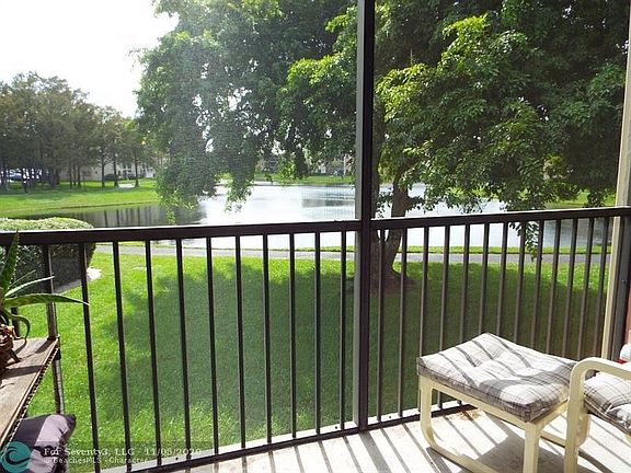 5th image of 7900 NW 50th St APT 201