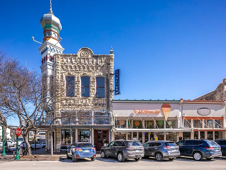Immerse yourself in the vibrant community vibes and rich local culture of Georgetown Square, just moments away from Modera Georgetown.