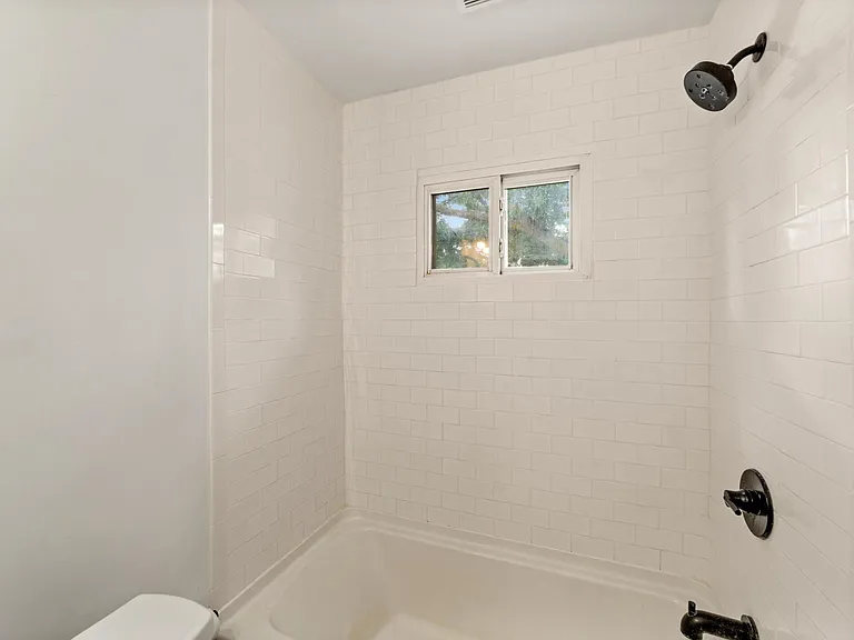 1448 Newman Ave — Photo 9