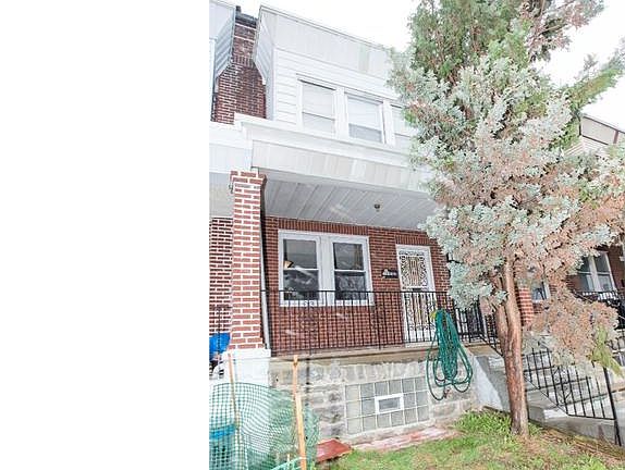 3rd image of 166 W Spencer St