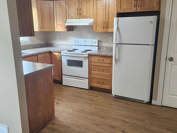 3rd image of 2603 Edmonton Trl NE