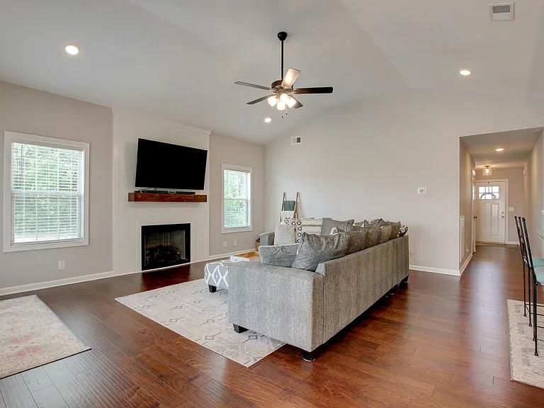 715 Jodine Ann Dr — Photo 18
