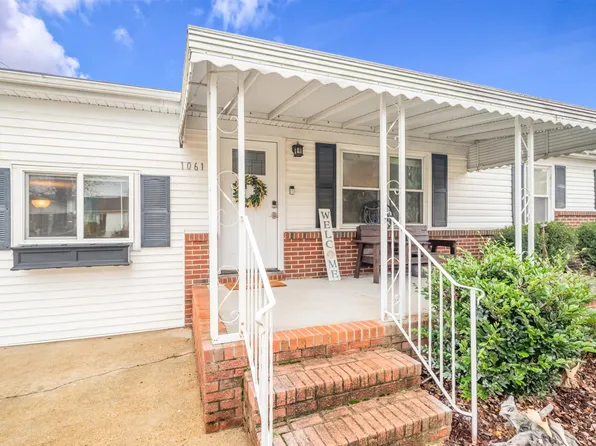 1061 Saint Julian Dr, Chesapeake, VA 23323