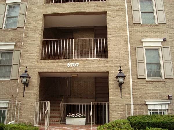 Tuckerman Station Condominium Complex